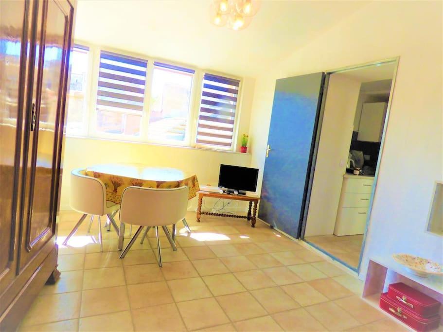 La Terrasse Ensoleillee Arles Camargue Apartment ภายนอก รูปภาพ