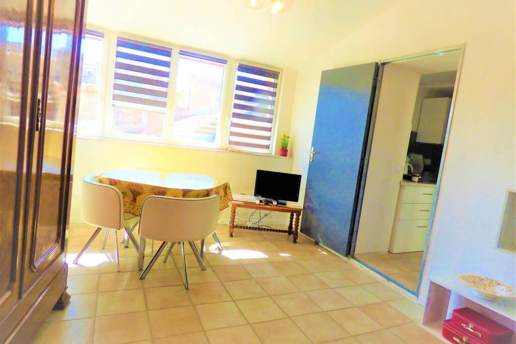 La Terrasse Ensoleillee Arles Camargue Apartment ภายนอก รูปภาพ